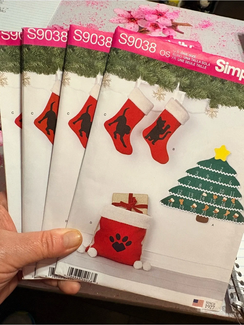 BN UNCUT SIMPLICITY 9038 OS HOLIDAY SEWING PATTERNS